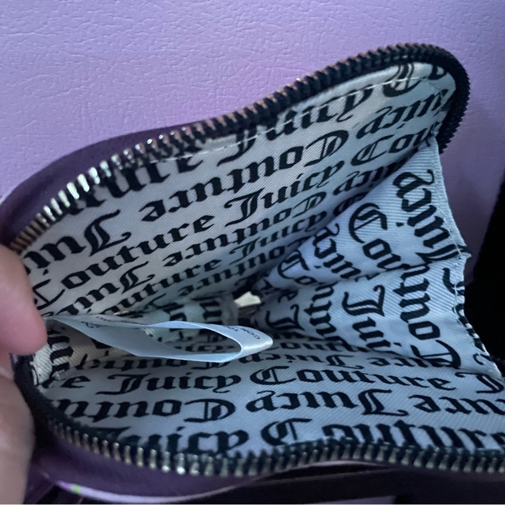 Juicy Couture Heart Shaped Floral Wristlet - Picture 2 of 3